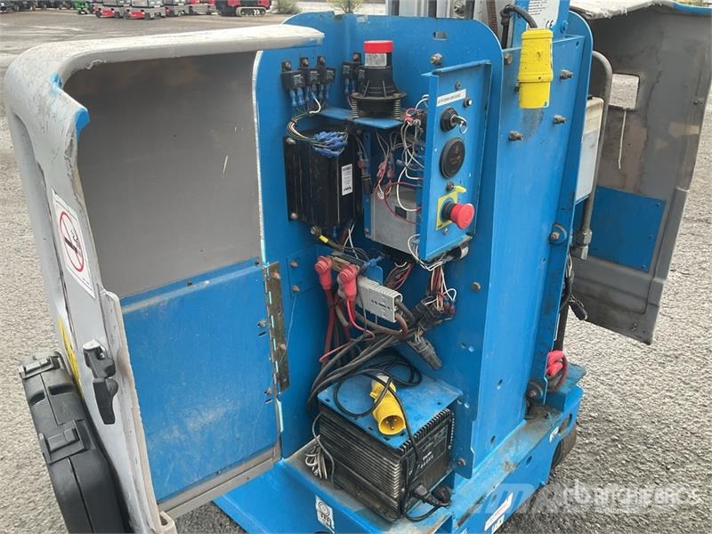 Genie GR15 Vertical Mast Lift رافعات السارية الرأسية