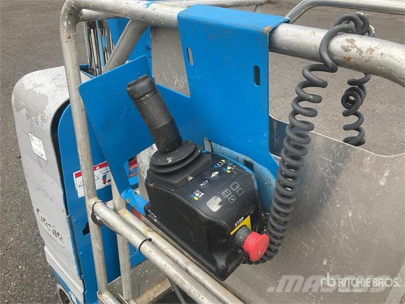 Genie GR15 Vertical Mast Lift رافعات السارية الرأسية