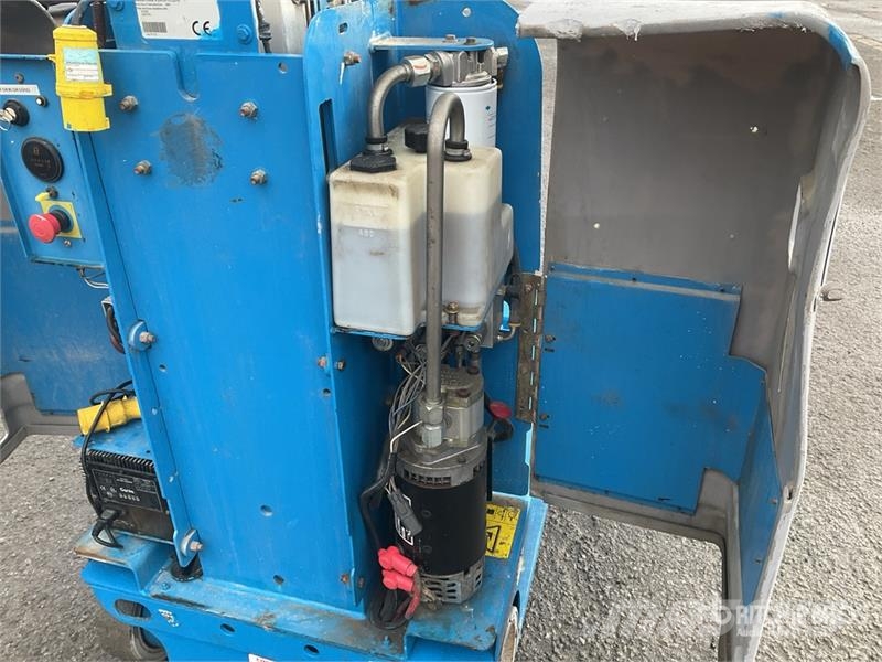 Genie GR15 Vertical Mast Lift رافعات السارية الرأسية