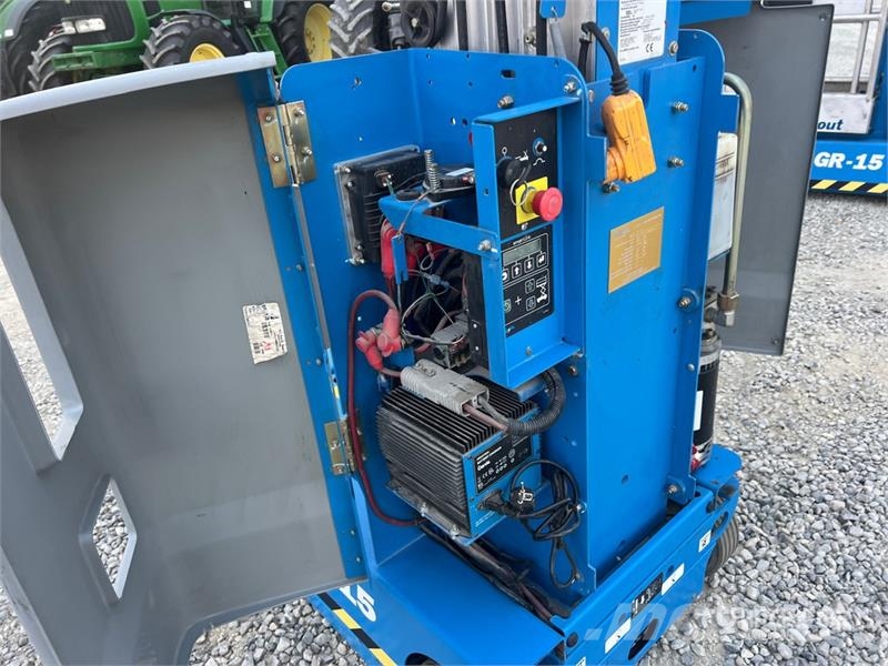 Genie GR15 Vertical Mast Lift Used Personnel lifts and access elevators