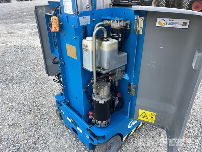 Genie GR15 Vertical Mast Lift Used Personnel lifts and access elevators