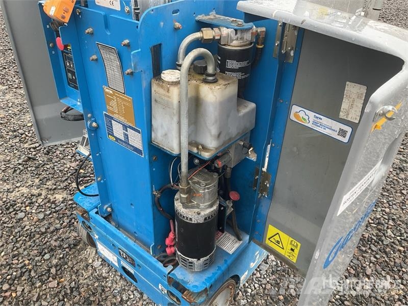 Genie GR15 Vertical Mast Lift (Inoperable) رافعات السارية الرأسية