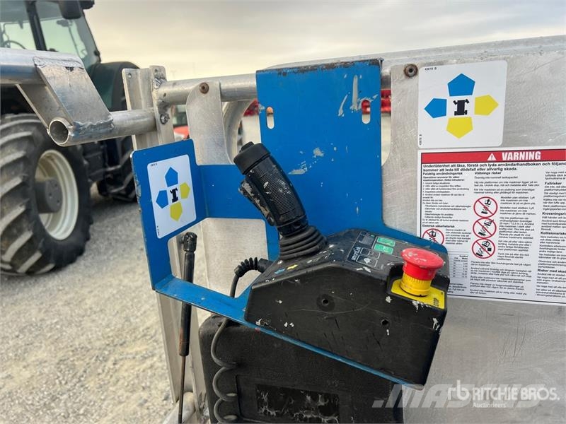 Genie GR15 Vertical Mast Lift Used Personnel lifts and access elevators