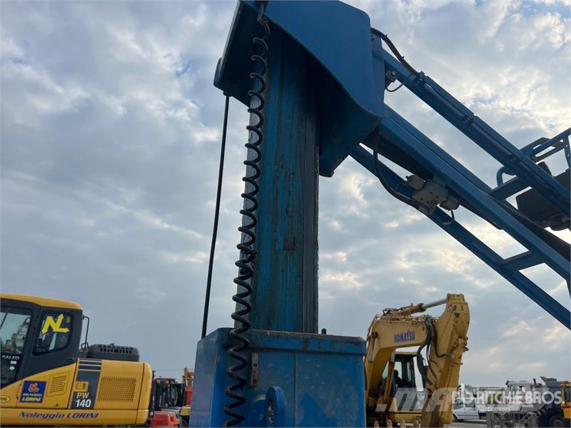 Genie GR26J Vertical Mast Lift Mât vertical