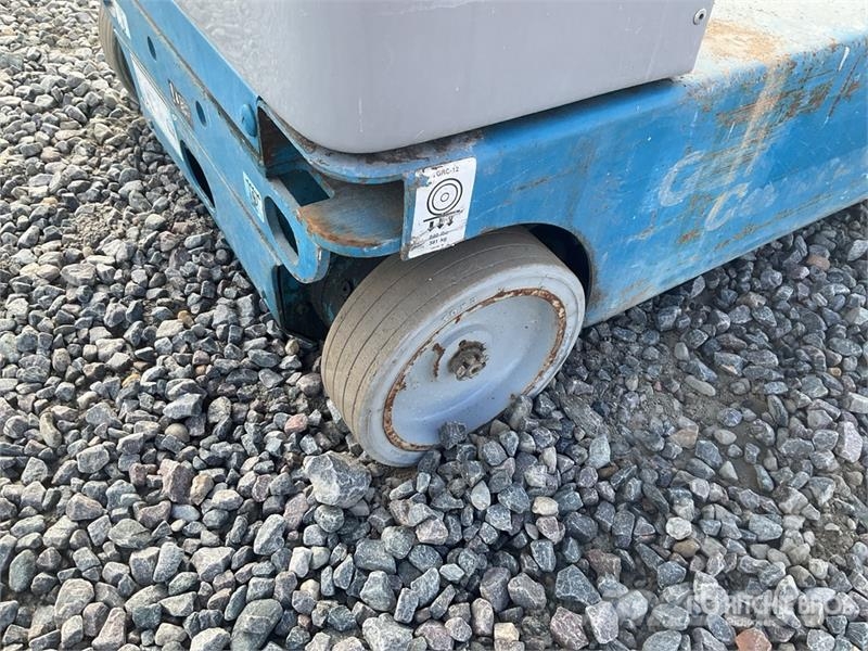 Genie GRC-12 Vertikaalsed mast tõstukid