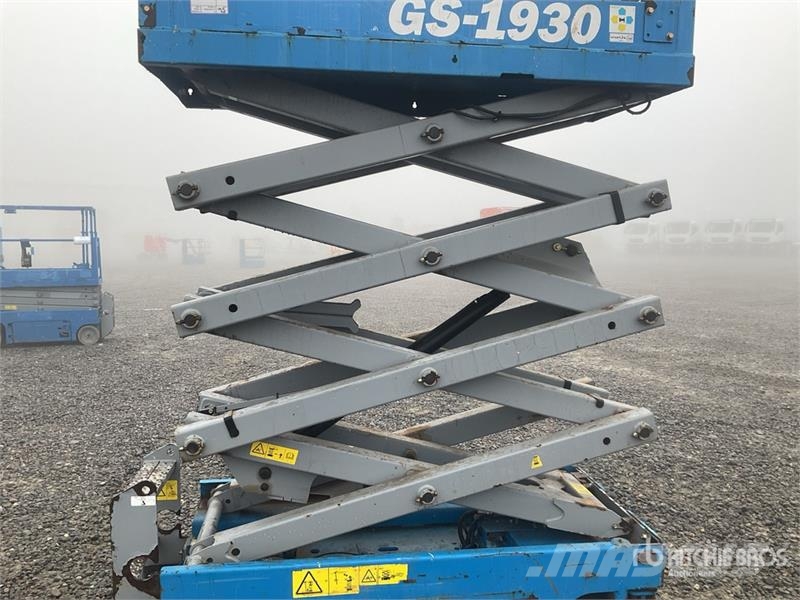 Genie GS-1930 Electric Scissor Lift رافعات مقصية الشكل