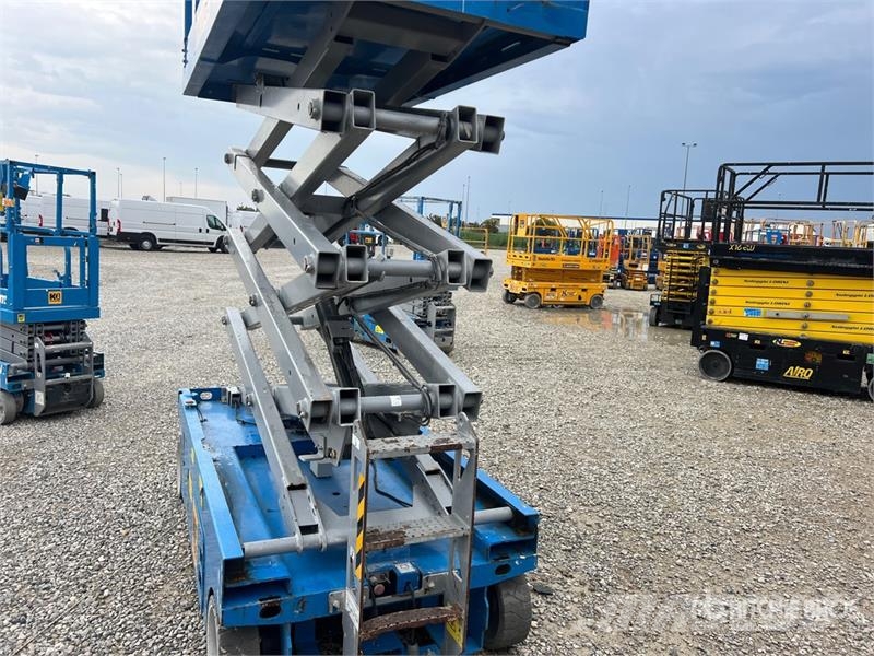 Genie GS-2646 Scissor lifts