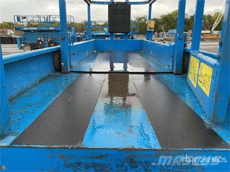Genie GS-3232 Scissor lifts