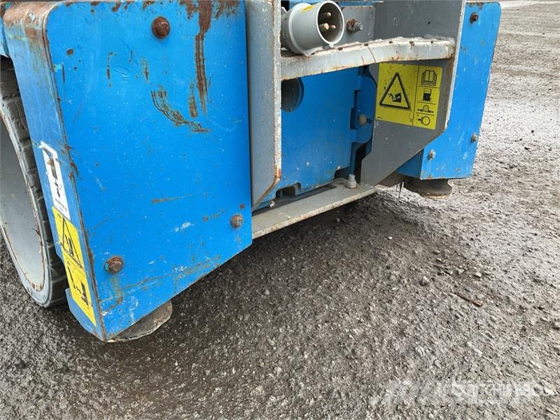 Genie GS-3232 Scissor lifts