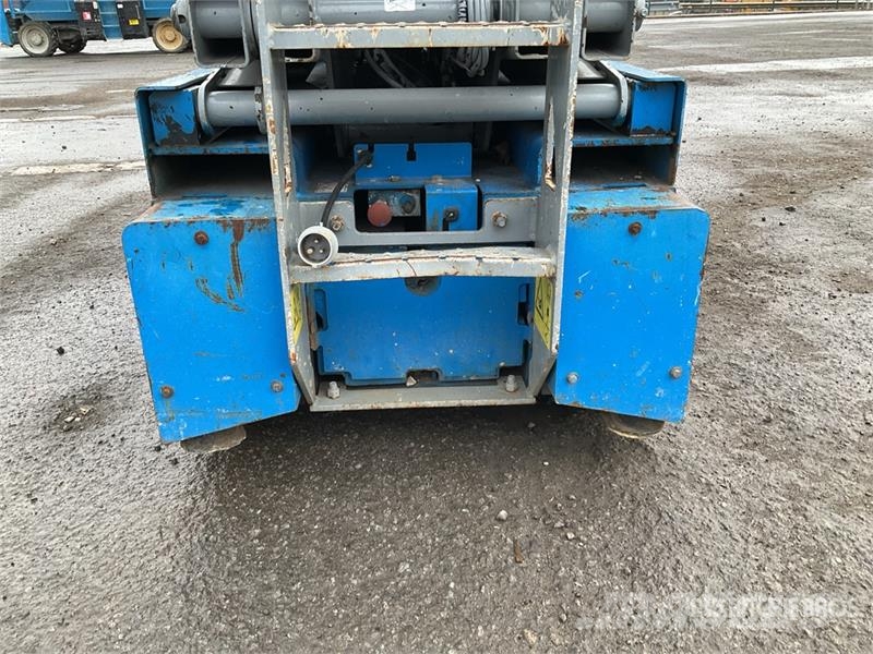 Genie GS-3232 Scissor lifts