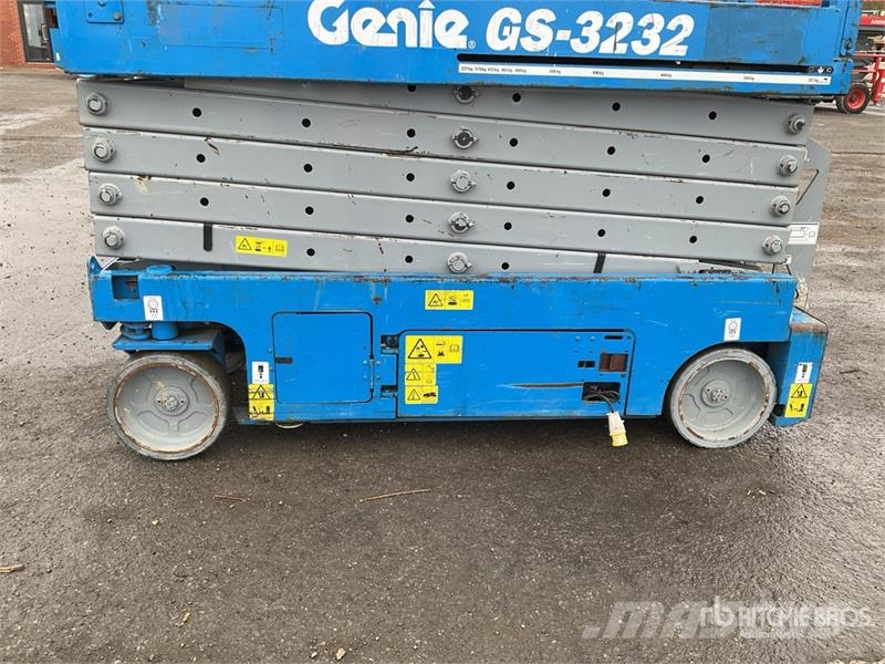 Genie GS-3232 Scissor lifts
