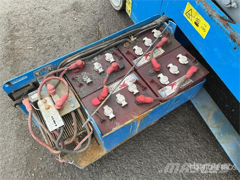 Genie GS-3232 Scissor lifts