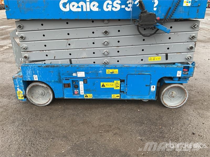 Genie GS-3232 Scissor lifts