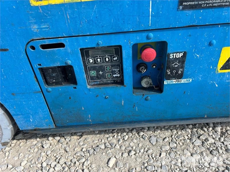 Genie GS-3246 Ollós emelők