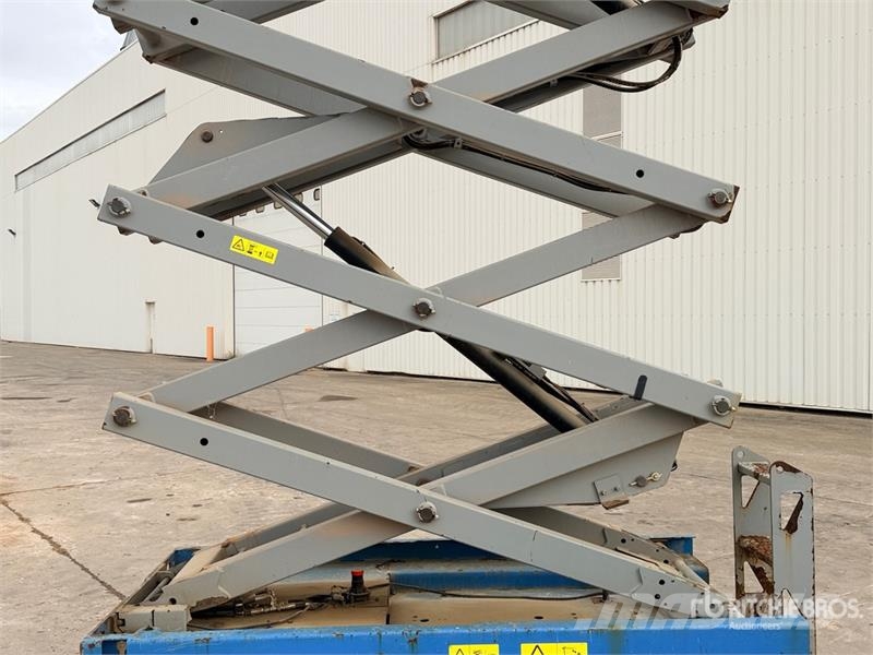 Genie GS-3246 Scissor lifts