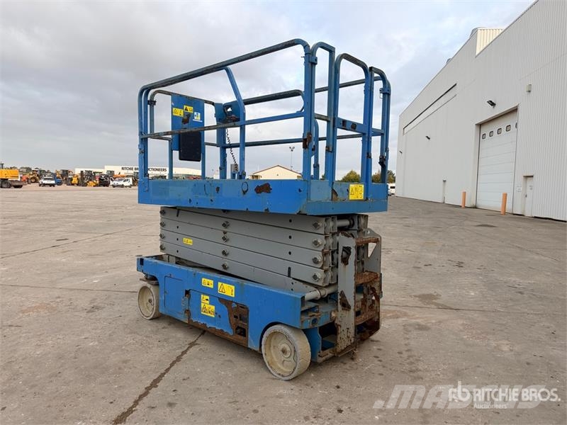 Genie GS-3246 Scissor lifts
