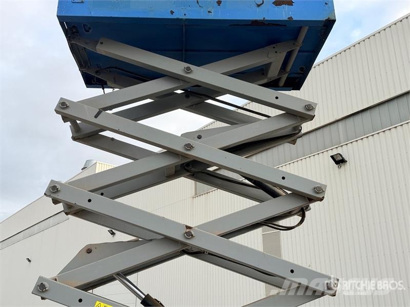 Genie GS-3246 Scissor lifts