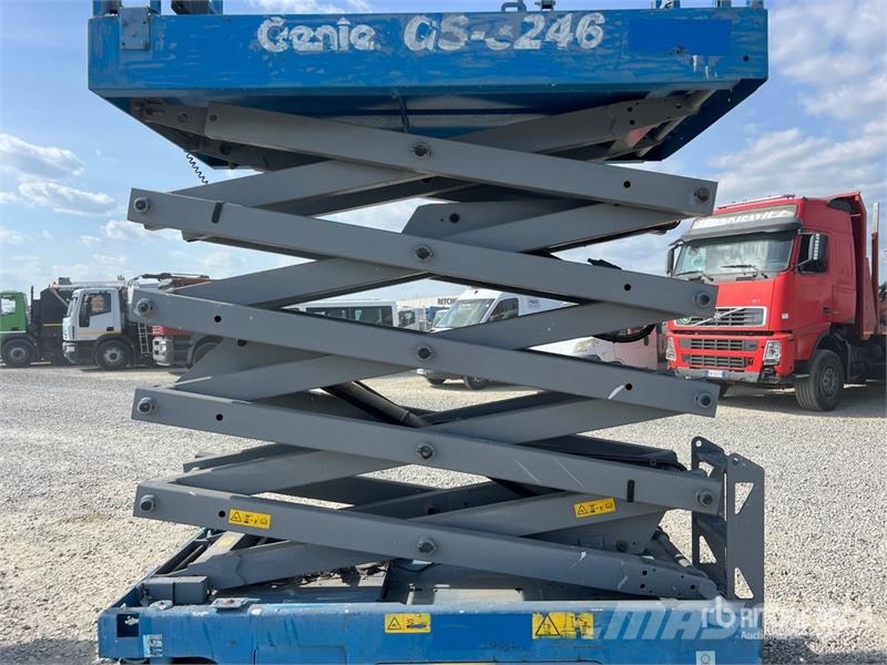 Genie GS-3246 Ollós emelők