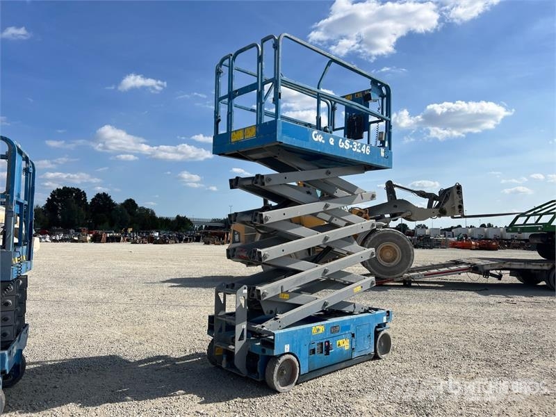 Genie GS-3246 Ollós emelők