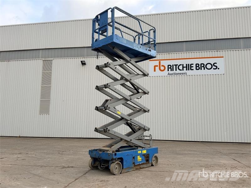 Genie GS-3246 Scissor lifts