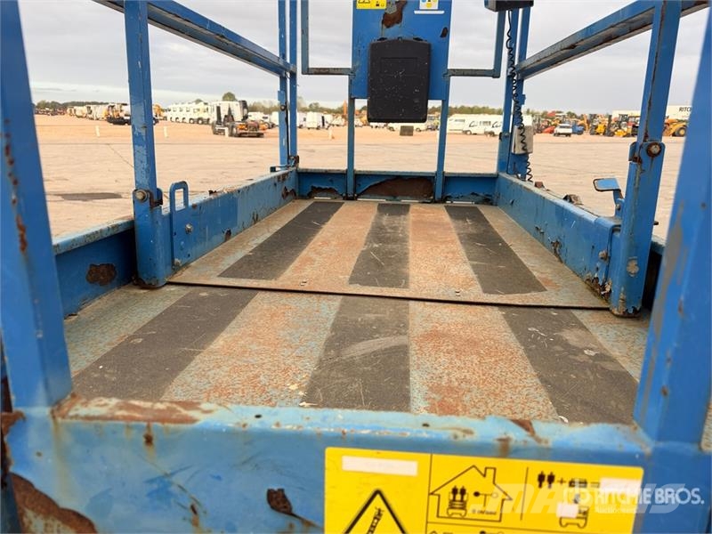 Genie GS-3246 Scissor lifts