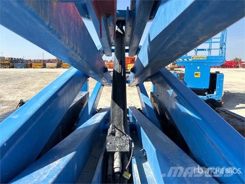 Genie GS-3369RT Škarjaste dvižne ploščadi