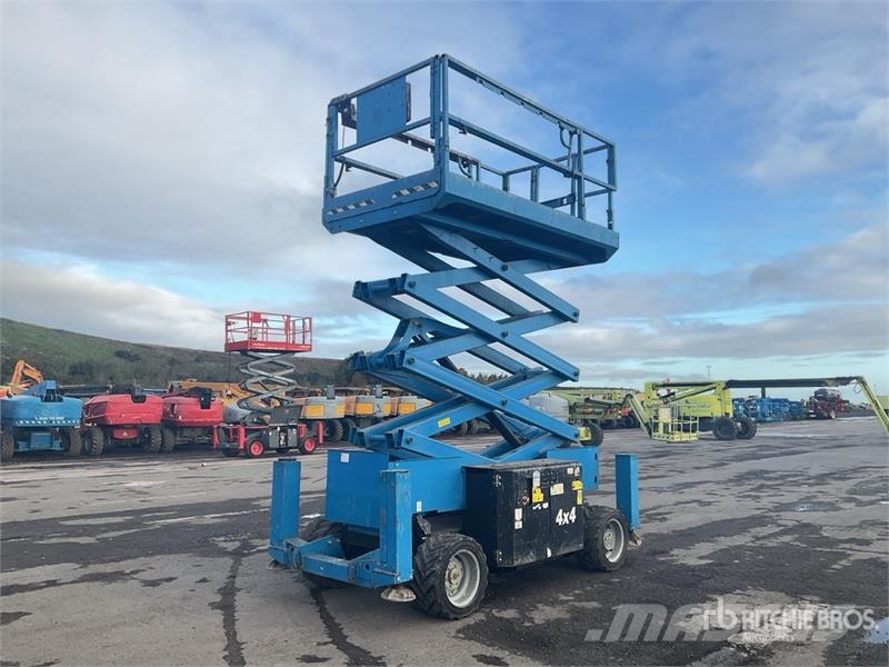 Genie GS-3369RT Scheren-Arbeitsbühnen
