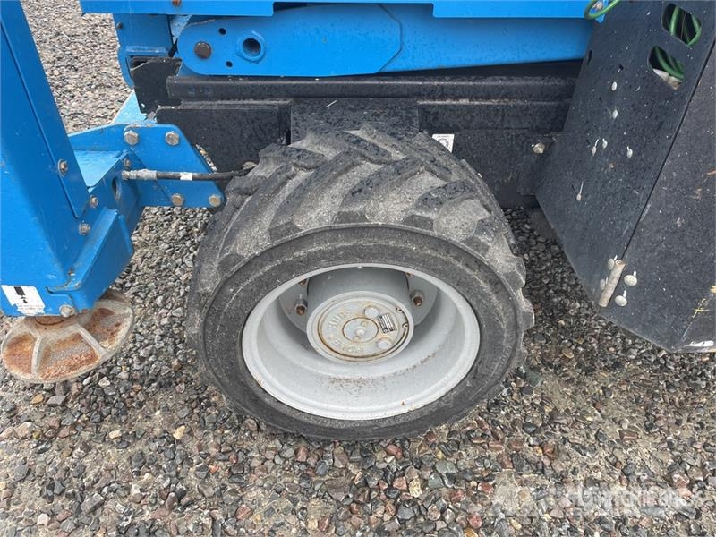 Genie GS-3369RT Šķerveida pacēlāji