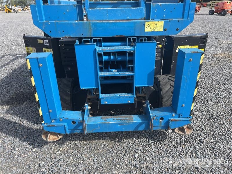 Genie GS-3369RT Šķerveida pacēlāji