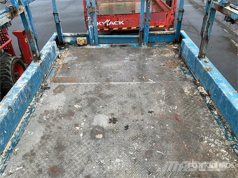 Genie GS-3369RT Scissor lifts