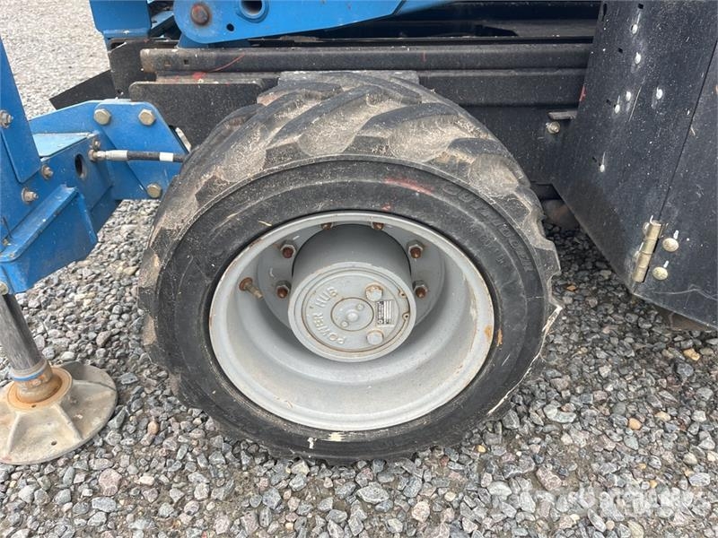 Genie GS-3369RT Šķerveida pacēlāji