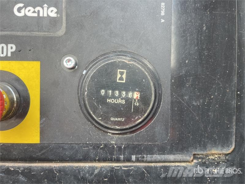 Genie GS-3390 Škarjaste dvižne ploščadi