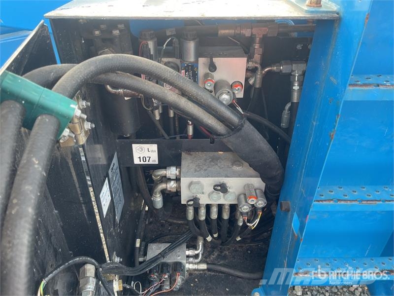 Genie GS-3390 Škarjaste dvižne ploščadi
