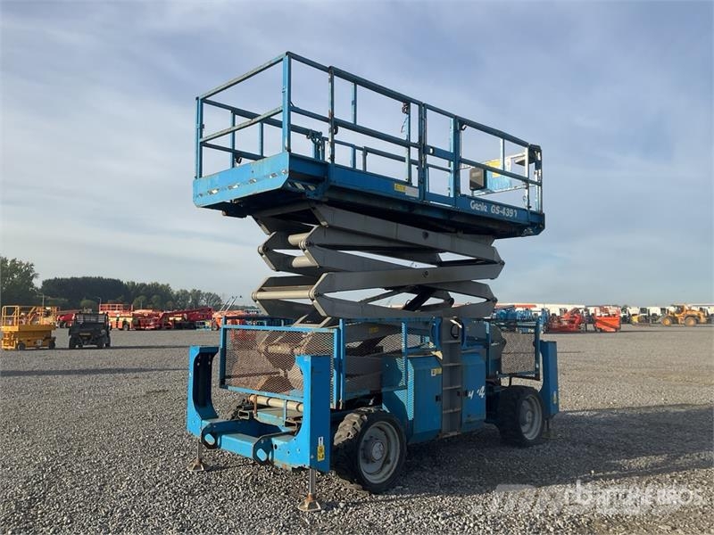 Genie GS-4390 4x4 Diesel Scissor Lift Elevadores de tesoura