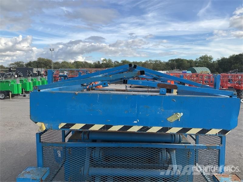 Genie GS-5390 Diesel Scissor Lift (Inoperable) Ollós emelők
