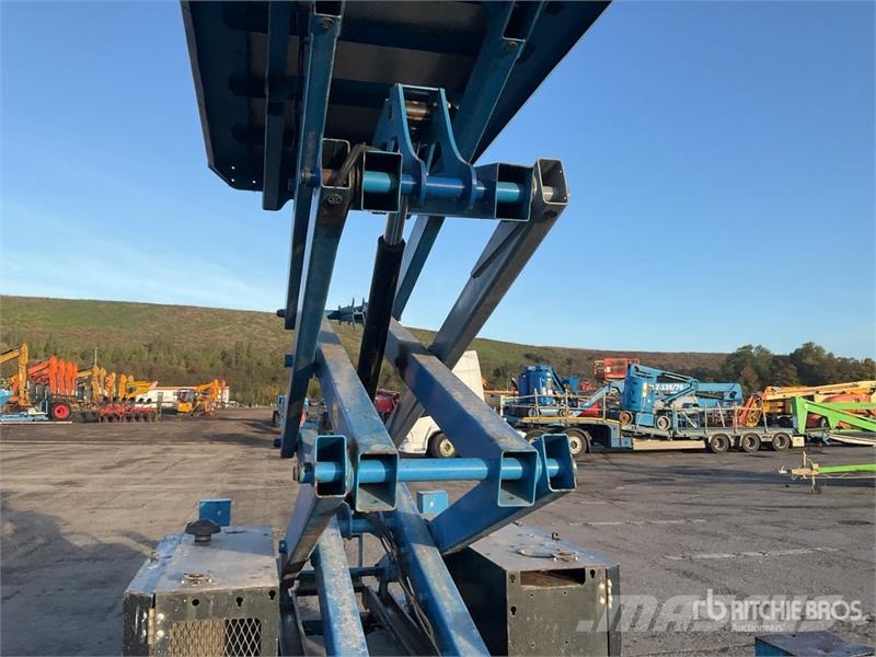 Genie GS2669 RT 4x4 Diesel Scissor Lift Ollós emelők