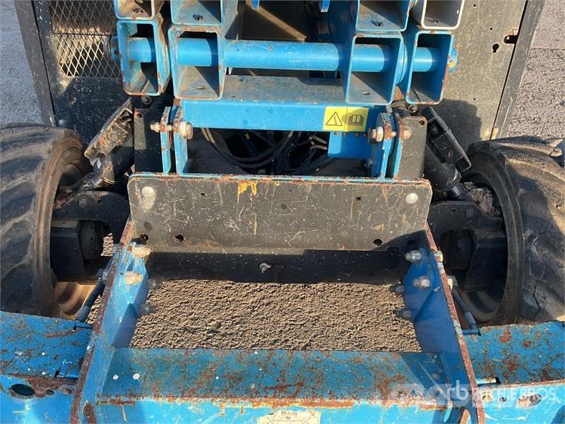 Genie GS2669 RT 4x4 Diesel Scissor Lift Ollós emelők