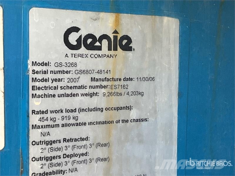 Genie GS3268RT 4x4 Diesel Scissor Lift Scissor lifts