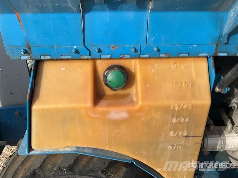 Genie GS3268RT 4x4 Diesel Scissor Lift Scissor lifts
