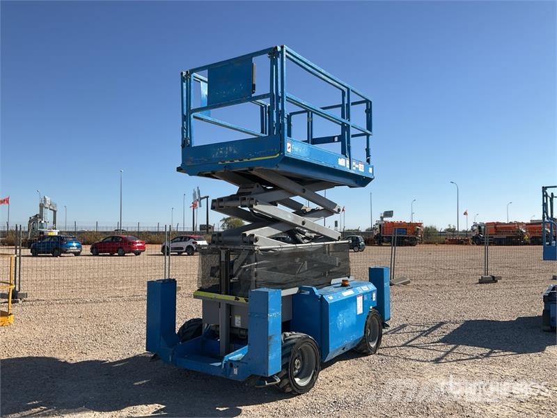 Genie GS3268RT 4x4 Diesel Scissor Lift Scissor lifts