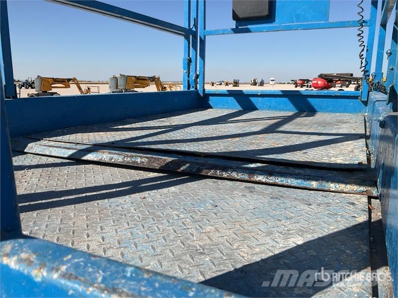 Genie GS3268RT 4x4 Diesel Scissor Lift Scissor lifts