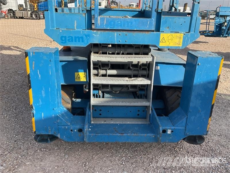 Genie GS3268RT 4x4 Diesel Scissor Lift Scissor lifts