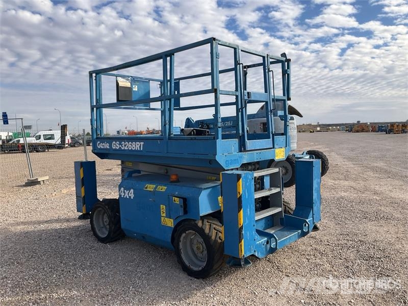 Genie GS3268RT 4x4 Diesel Scissor Lift Scissor lifts