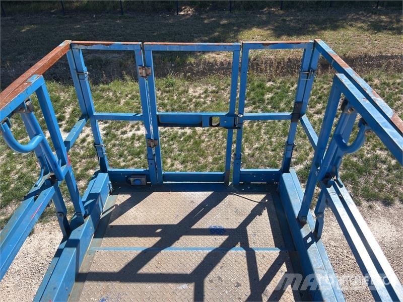 Genie GS3369RT 4x4 Diesel Nacelle Ciseau Scissor Lift Šķerveida pacēlāji