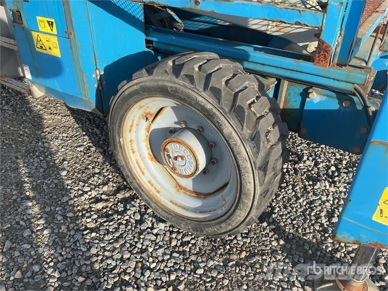 Genie GS4390RT 4x4 Diesel Rough Terrain Scissor Lift Šķerveida pacēlāji