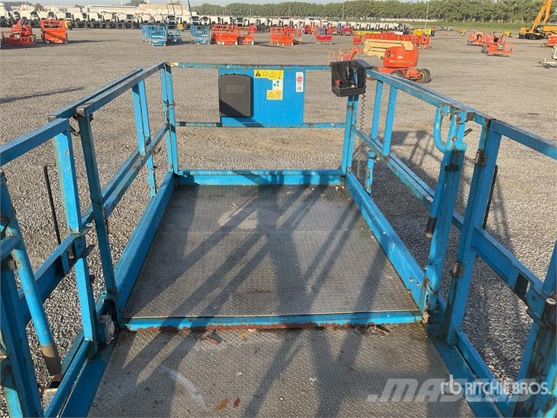Genie GS4390RT 4x4 Diesel Rough Terrain Scissor Lift Šķerveida pacēlāji