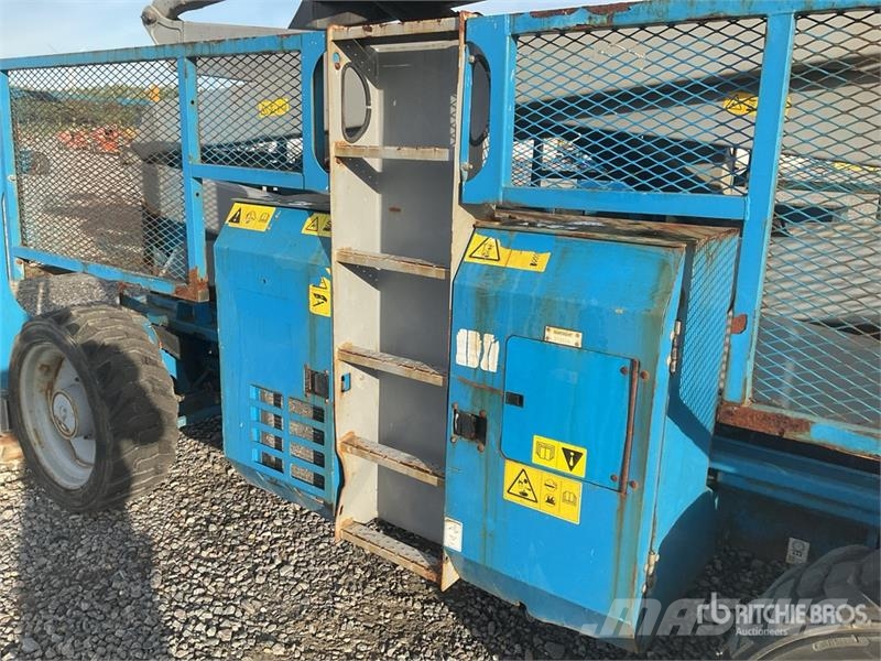 Genie GS4390RT 4x4 Diesel Rough Terrain Scissor Lift Šķerveida pacēlāji