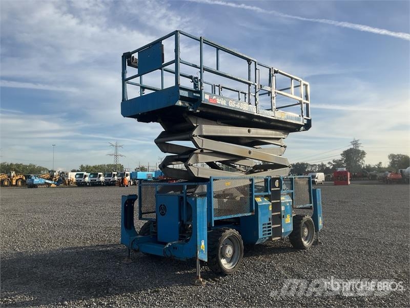 Genie GS4390RT 4x4 Diesel Rough Terrain Scissor Lift Šķerveida pacēlāji