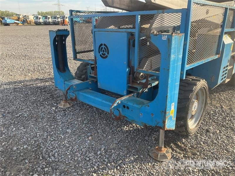 Genie GS4390RT 4x4 Diesel Rough Terrain Scissor Lift Šķerveida pacēlāji