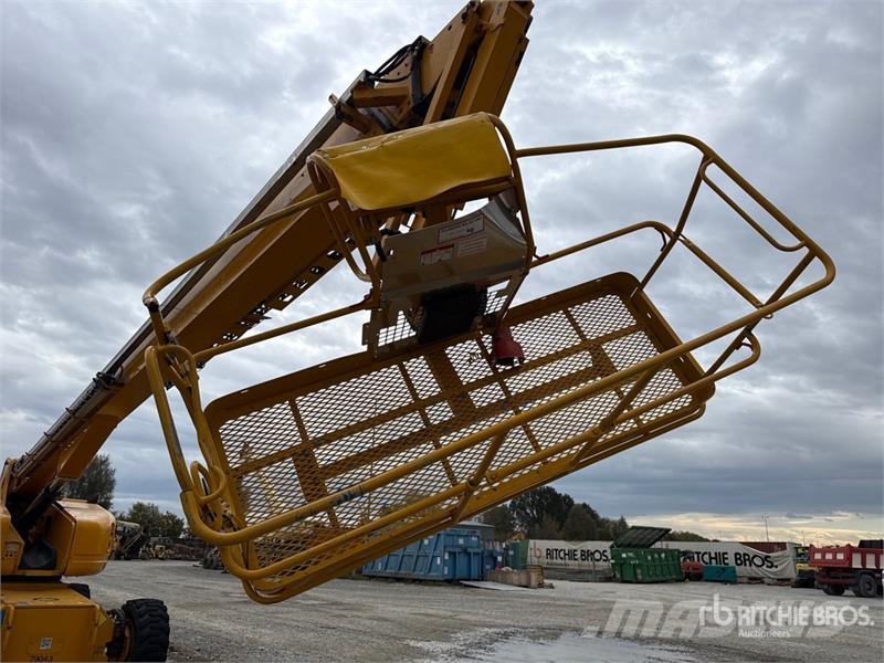 Genie S-105 Articulating Boom Lift (Inoperable) رافعات سلة مفصلية